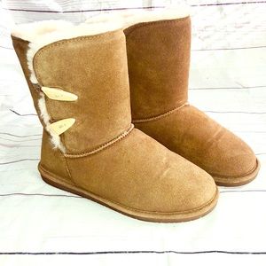 Bearpaw boots size 9